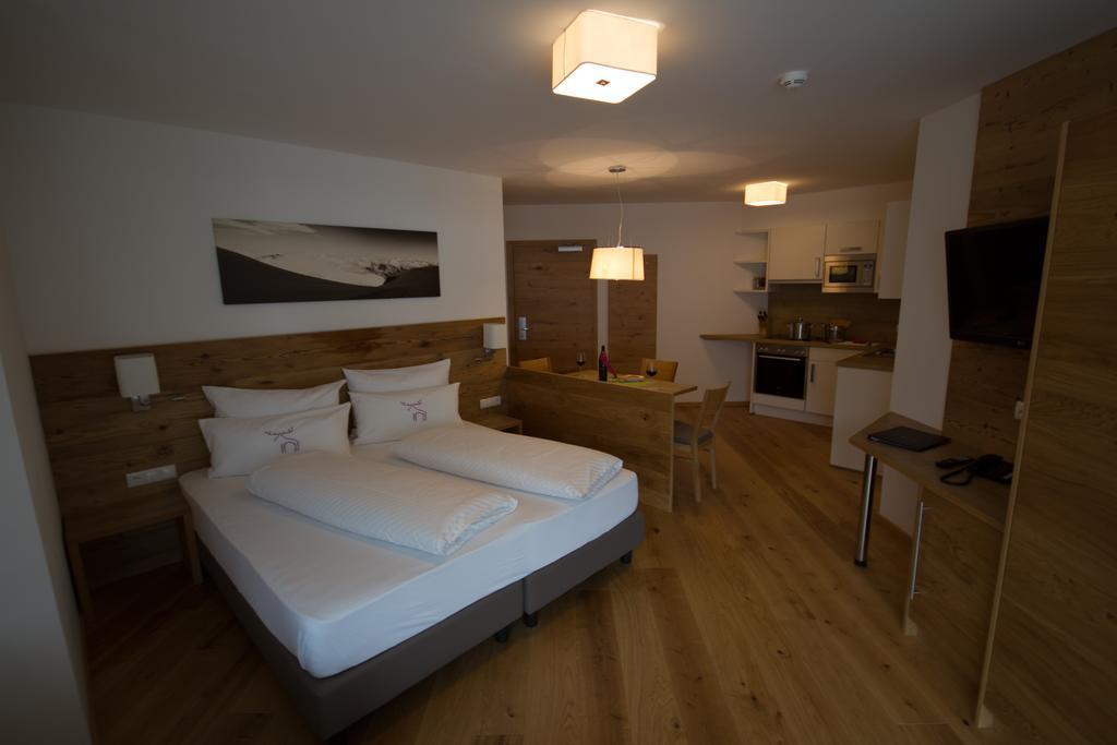 Berglife Appartements Serfaus Pokój zdjęcie
