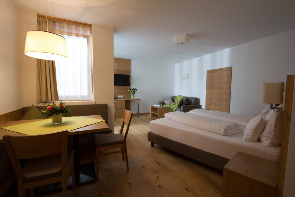 Berglife Appartements Serfaus Pokój zdjęcie